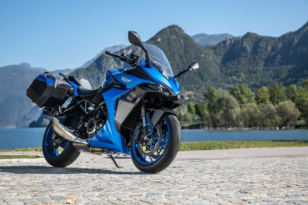 Suzuki GSX-S1000GT: vacanze nello spazio